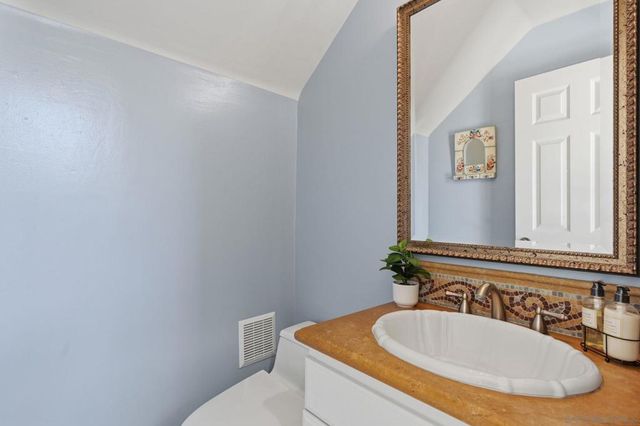 2449 Pine Valley Glen, Escondido, CA 92026