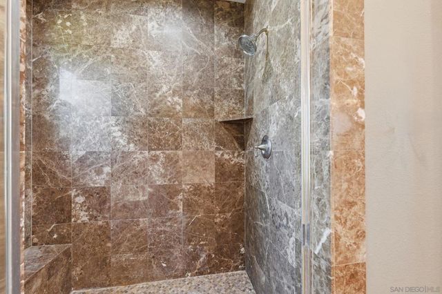 2449 Pine Valley Glen, Escondido, CA 92026