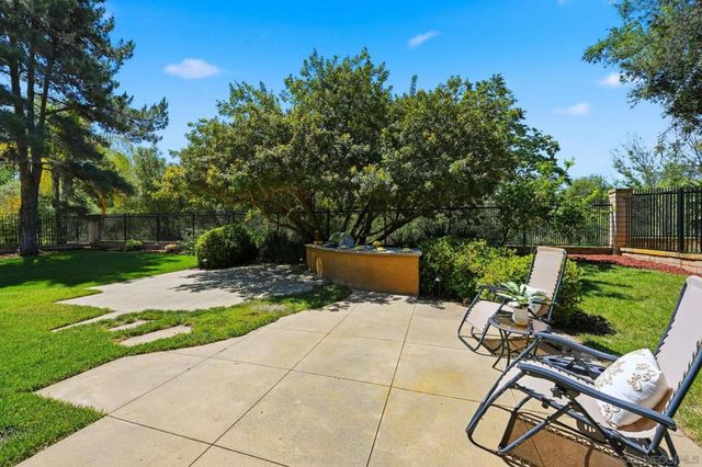 2449 Pine Valley Glen, Escondido, CA 92026