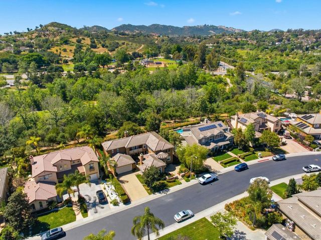 2449 Pine Valley Glen, Escondido, CA 92026