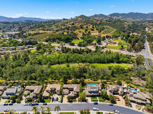 2449 Pine Valley Glen, Escondido, CA 92026