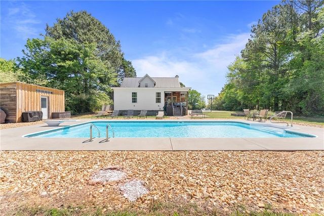 7501 Lula Road, Lula, GA 30554