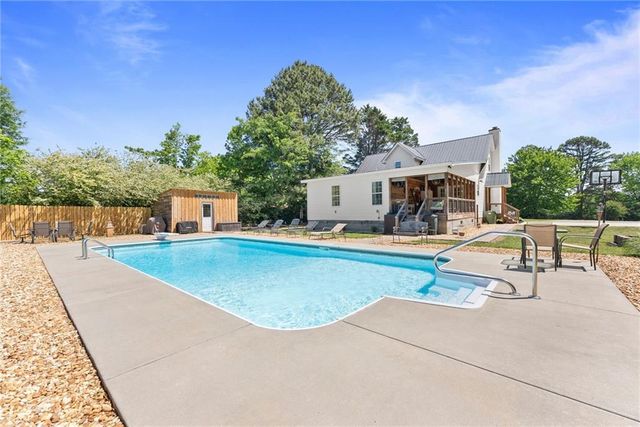 7501 Lula Road, Lula, GA 30554