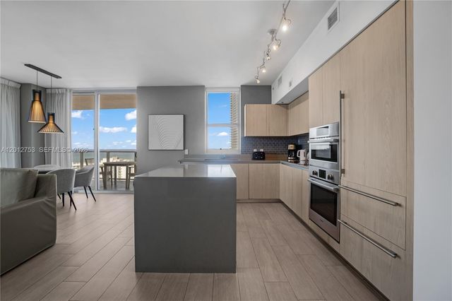 4010 S Ocean Dr R1801, Hollywood, FL 33019