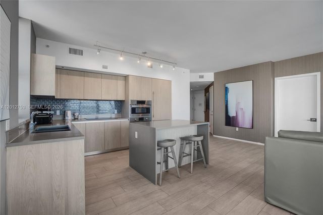 4010 S Ocean Dr R1801, Hollywood, FL 33019