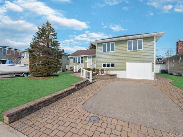 4057 Eve Drive, Seaford, NY 11783