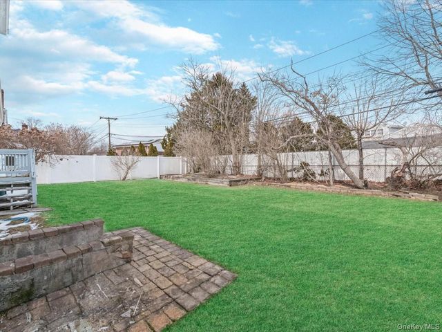 4057 Eve Drive, Seaford, NY 11783