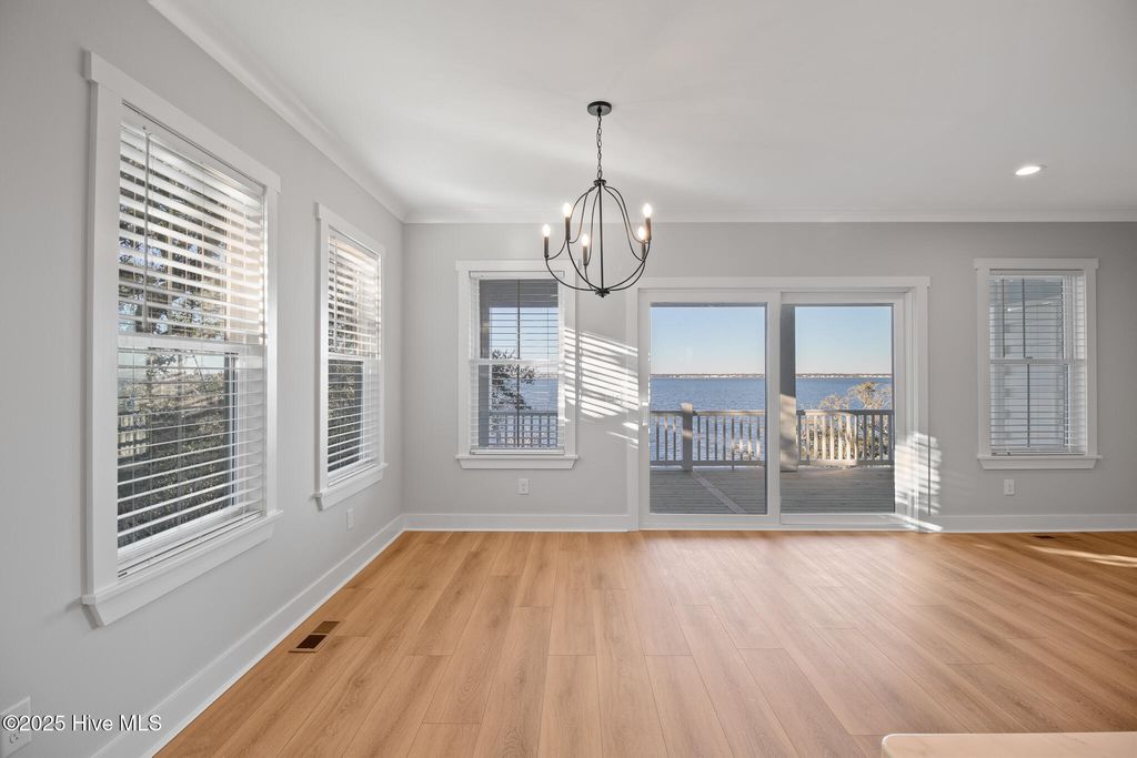 Image 16 of property listing at 3804 Emerald Drive W, Emerald Isle, NC 28594