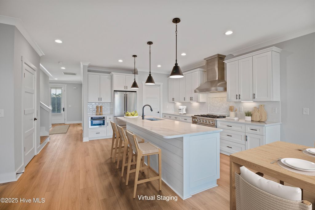 Image 2 of property listing at 3804 Emerald Drive W, Emerald Isle, NC 28594