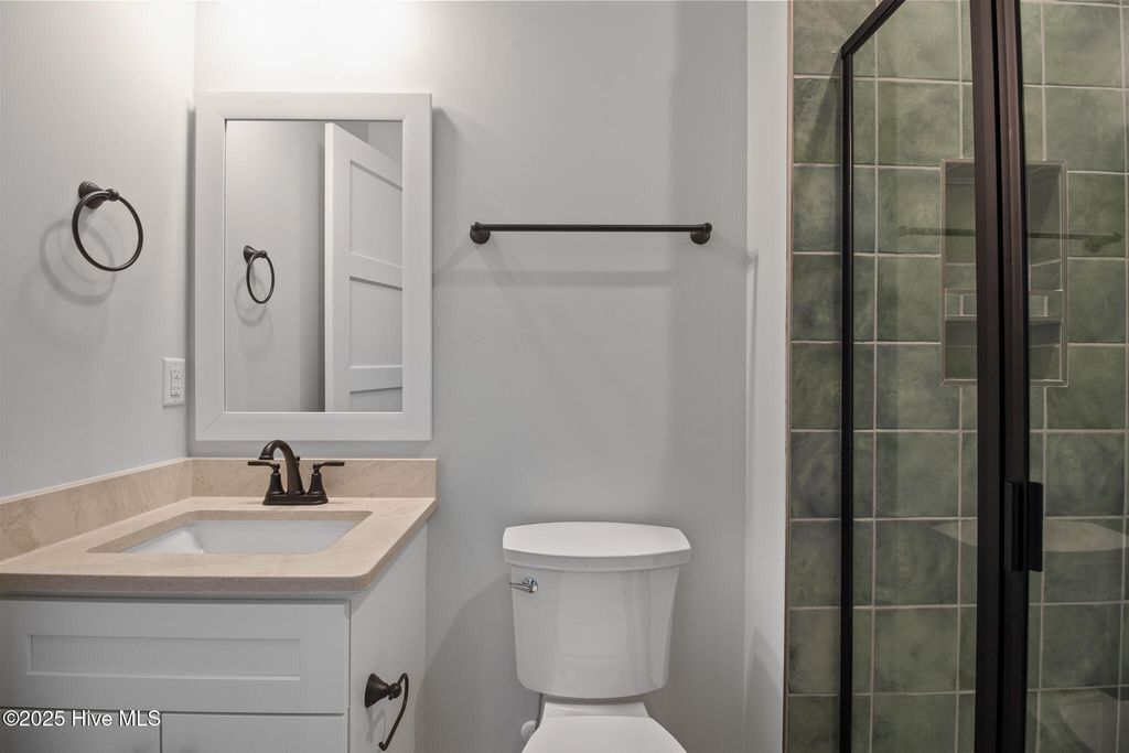 Image 23 of property listing at 3804 Emerald Drive W, Emerald Isle, NC 28594