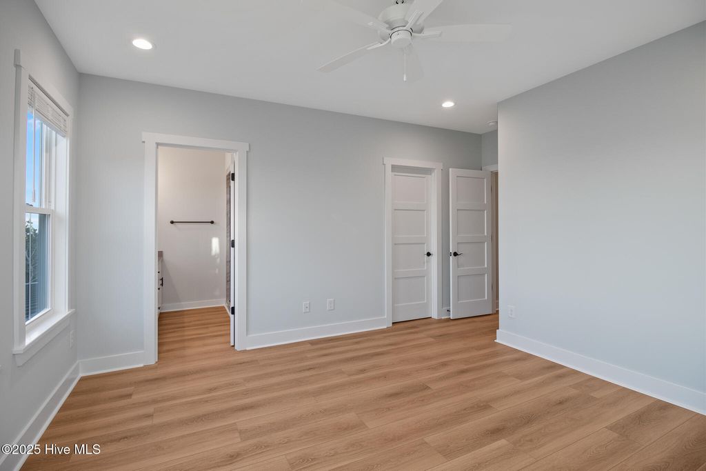 Image 24 of property listing at 3804 Emerald Drive W, Emerald Isle, NC 28594