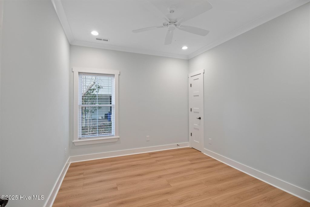 Image 28 of property listing at 3804 Emerald Drive W, Emerald Isle, NC 28594