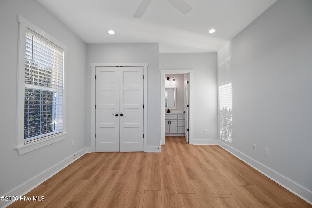 Image 29 of property listing at 3804 Emerald Drive W, Emerald Isle, NC 28594