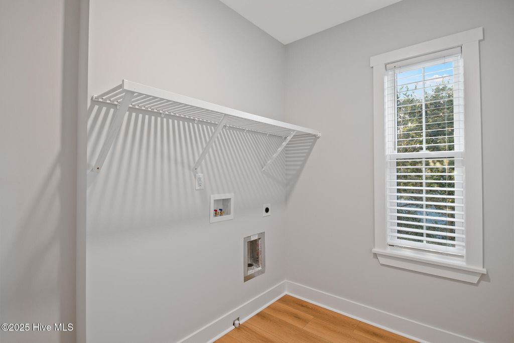 Image 38 of property listing at 3804 Emerald Drive W, Emerald Isle, NC 28594