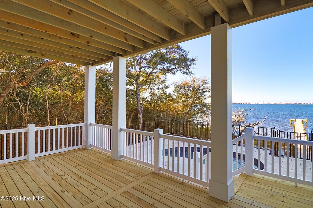 Image 39 of property listing at 3804 Emerald Drive W, Emerald Isle, NC 28594