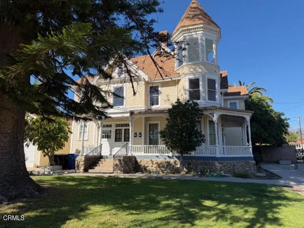 933 E Santa Paula Street, Santa Paula, CA 93060