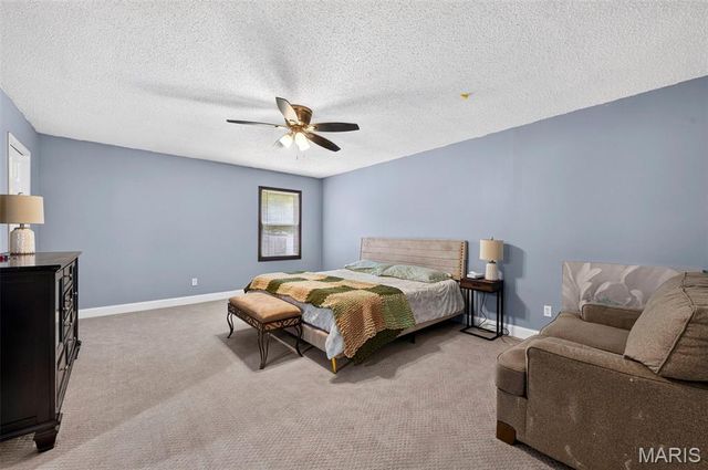 20 Sandalwood Court, St Charles, MO 63304