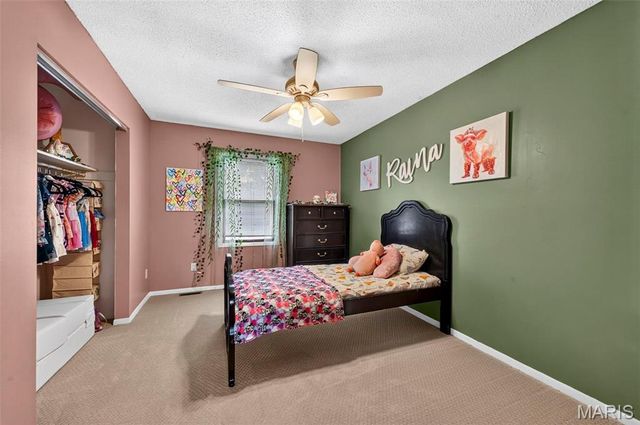 20 Sandalwood Court, St Charles, MO 63304