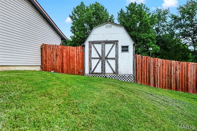 20 Sandalwood Court, St Charles, MO 63304