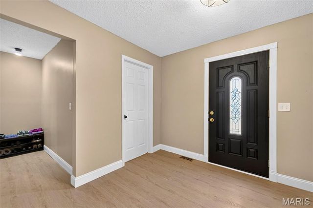 20 Sandalwood Court, St Charles, MO 63304