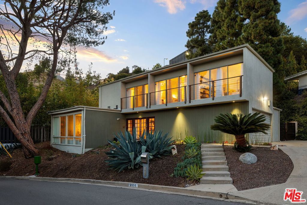 Image 1 of property listing at 2650 Greenvalley Road, Los Angeles, CA 90046