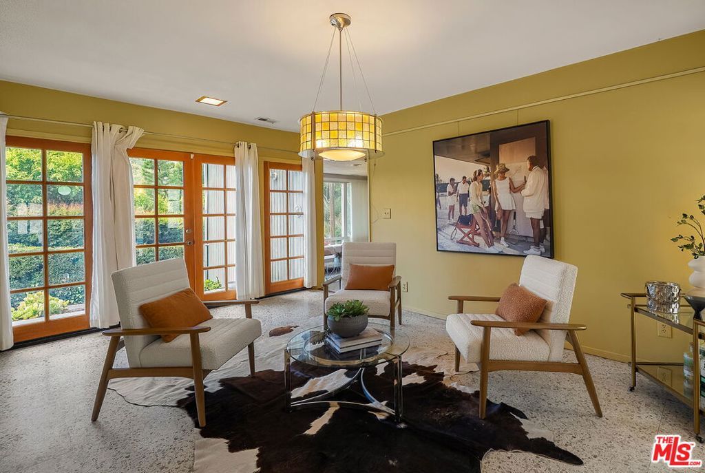 Image 13 of property listing at 2650 Greenvalley Road, Los Angeles, CA 90046