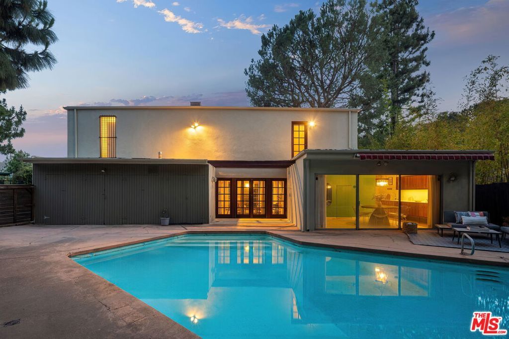 Image 2 of property listing at 2650 Greenvalley Road, Los Angeles, CA 90046