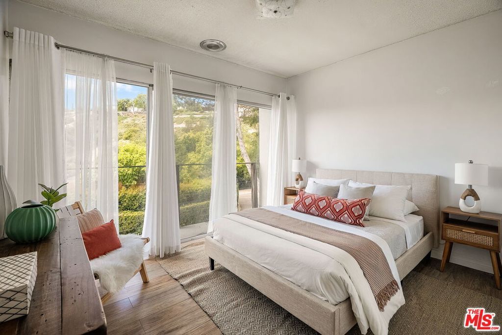 Image 23 of property listing at 2650 Greenvalley Road, Los Angeles, CA 90046
