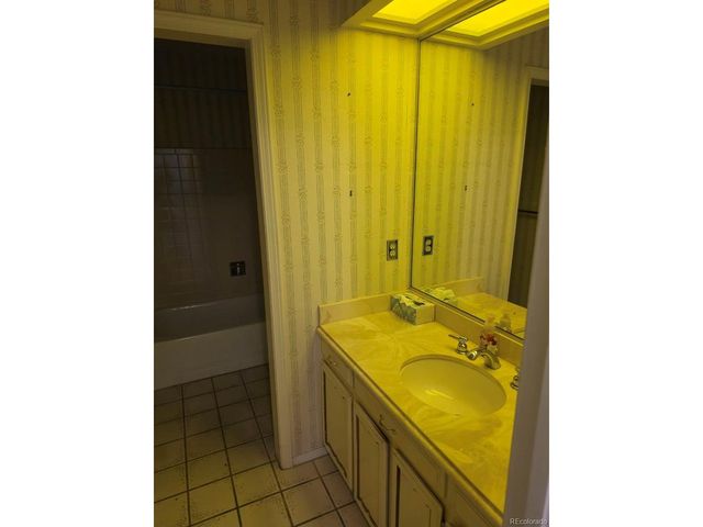 2713 S Paris Pl, Aurora, CO 80014