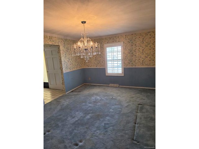 2713 S Paris Pl, Aurora, CO 80014