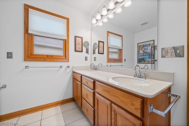 2495 Winesap Drive, Broadview Heights, OH 44147
