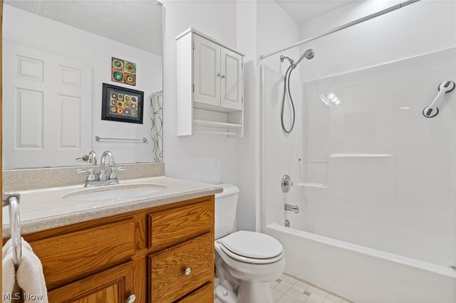 2495 Winesap Drive, Broadview Heights, OH 44147