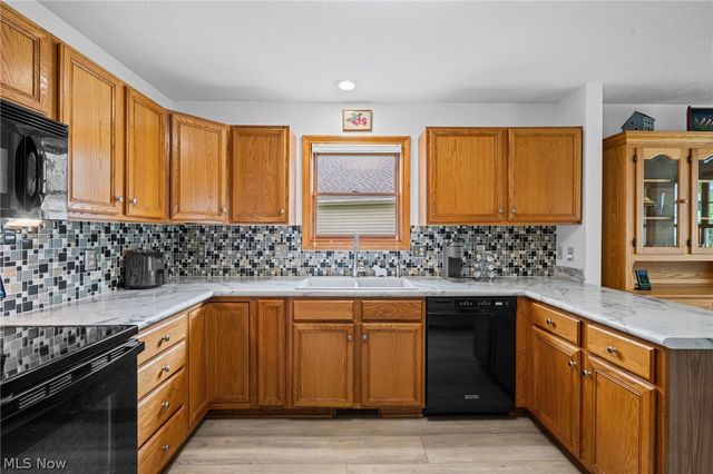 2495 Winesap Drive, Broadview Heights, OH 44147