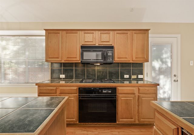 114 Midcrest Drive, Irving, TX 75063