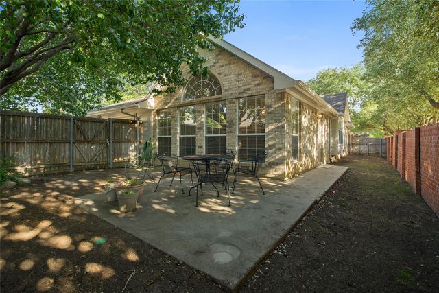 114 Midcrest Drive, Irving, TX 75063