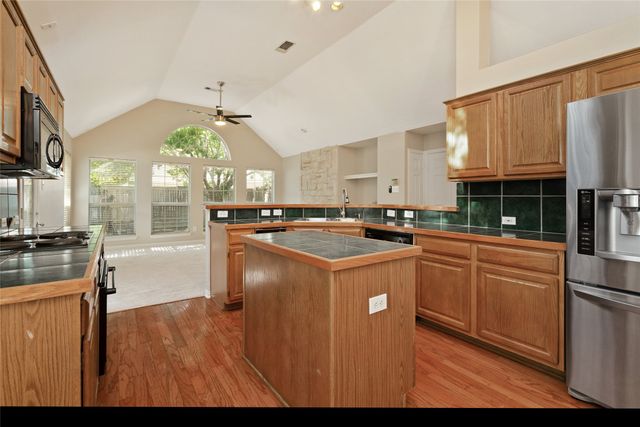 114 Midcrest Drive, Irving, TX 75063