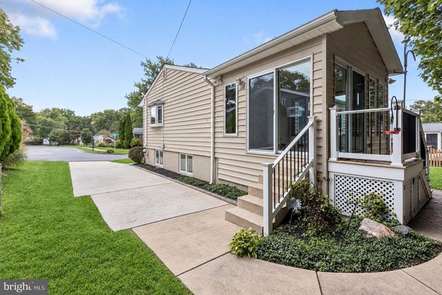 1906 LOGWIND RD, Catonsville, MD 21228