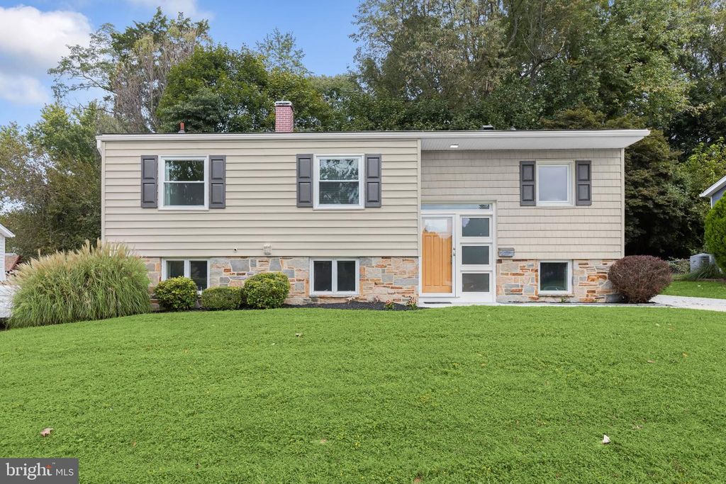1906 LOGWIND RD, Catonsville, MD 21228