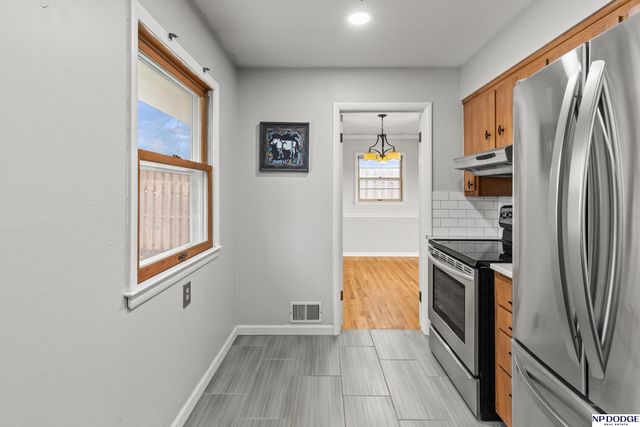 8068 Castelar Street, Omaha, NE 68124