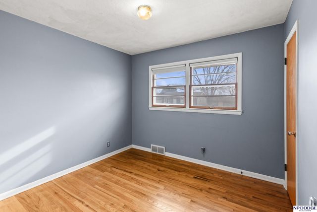 8068 Castelar Street, Omaha, NE 68124