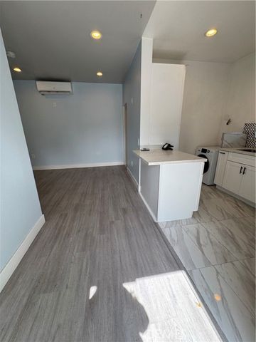 9709 Hayvenhurst, Northridge (los Angeles), CA 91343