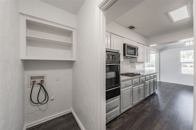 5812 Regatta Circle, Dallas, TX 75232