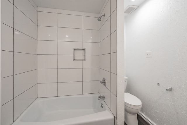 5812 Regatta Circle, Dallas, TX 75232