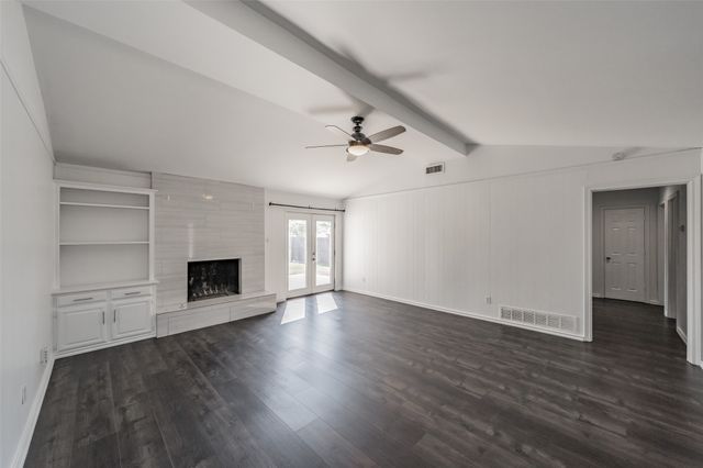 5812 Regatta Circle, Dallas, TX 75232