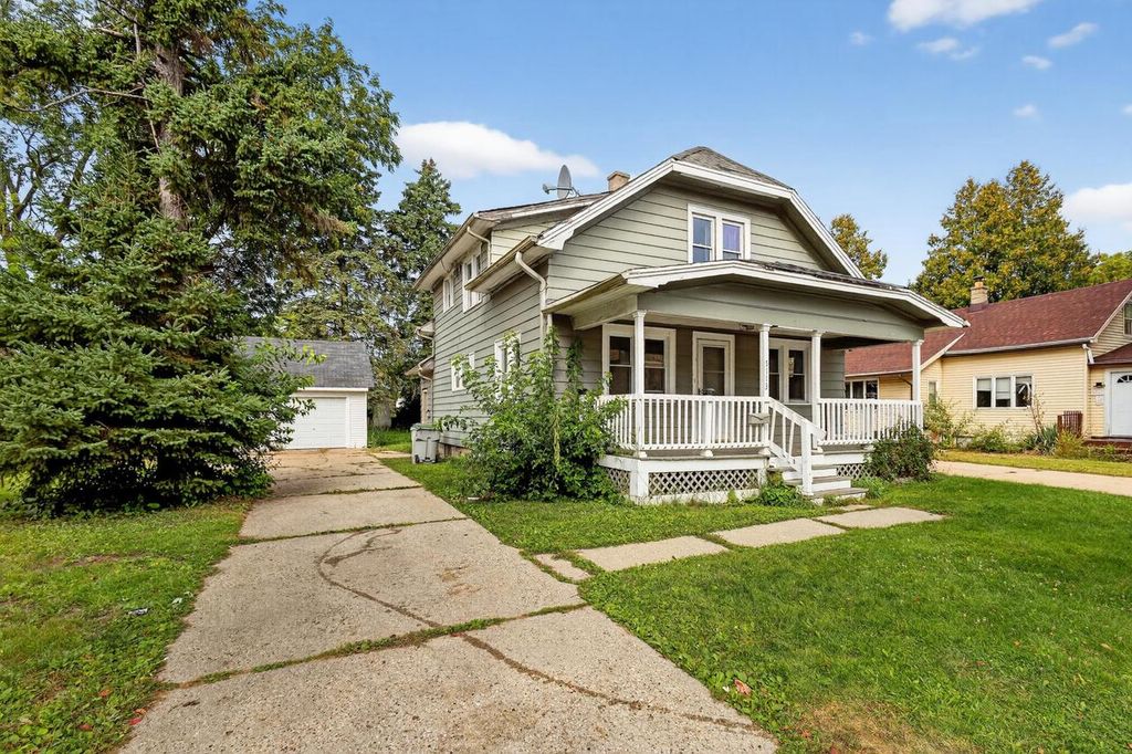 5113 N 55th STREET, Milwaukee, WI 53218