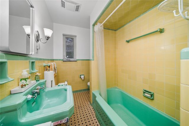 101 Buckingham Road, Fox Chapel, PA 15215