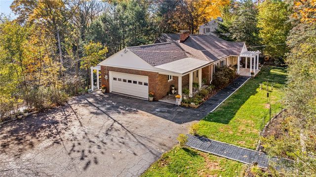 101 Buckingham Road, Fox Chapel, PA 15215