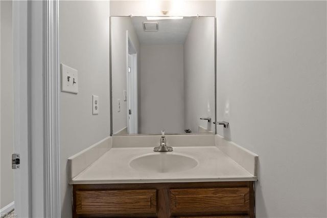 1653 Skiffes Creek CIR, Williamsburg, VA 23185