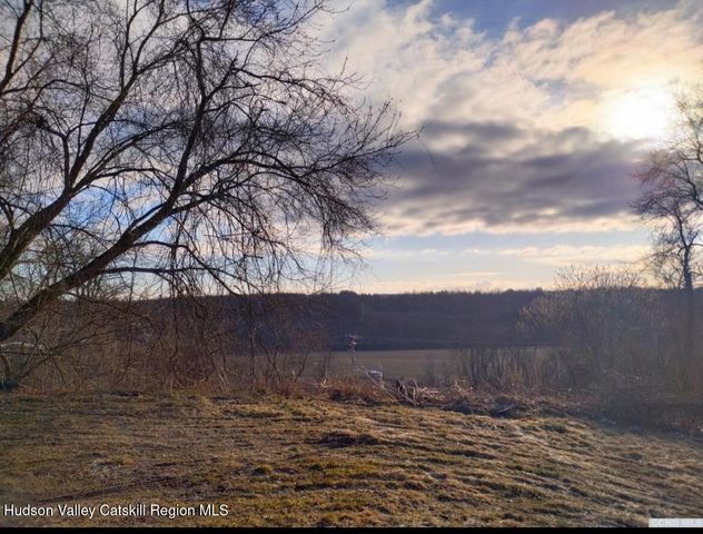 1644 U.S. Highway 9, Stuyvesant, NY 12173