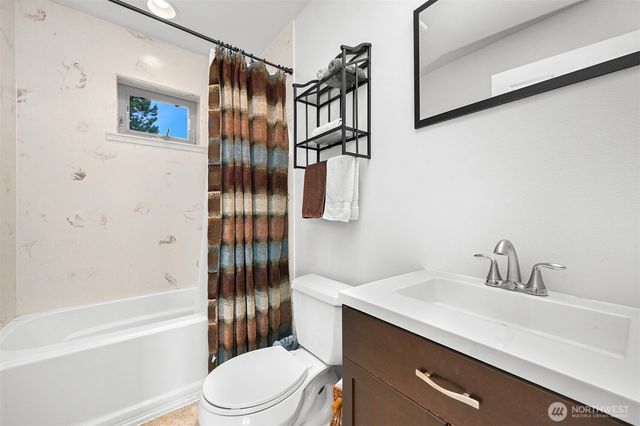 5493 Salish Road, Blaine, WA 98230